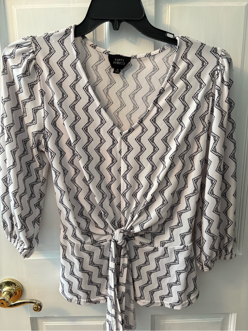 Fifty Street White & Black Zigzag Tie-Front Blouse